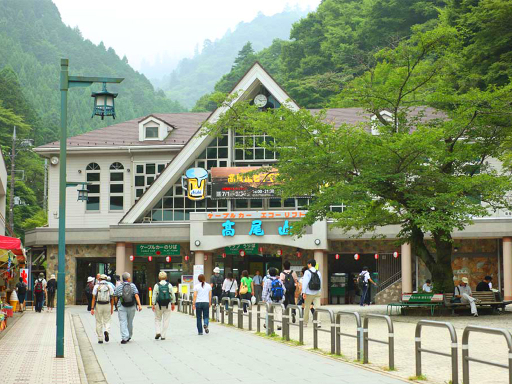 高尾山でLINEMOが麓の駅から山頂までLINEMOが電波が入ってつながるのか確認してきた takaosan-1